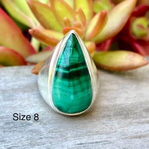 😵 Dark green banded malachite tear drop unisex mens pinky ring 8 925 Sterling